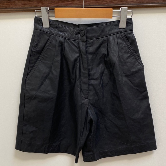 Vintage Pants - Vintage 💯 Leather High Waisted Shorts, Canadian Made, Citi, Size 8